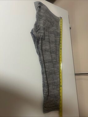lululemon athletica Gray Marled Capris